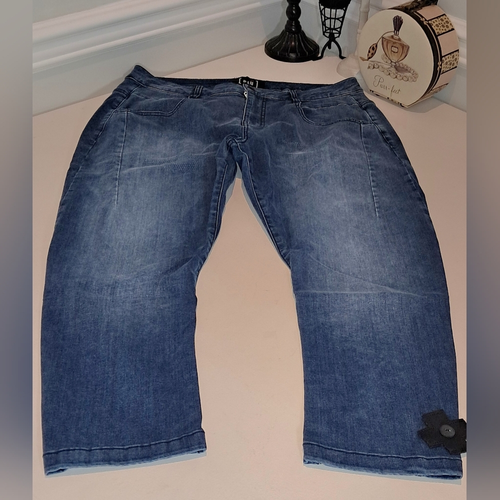 PLU++ A New Blue Distressed Stretch Jean Sz Large NWT